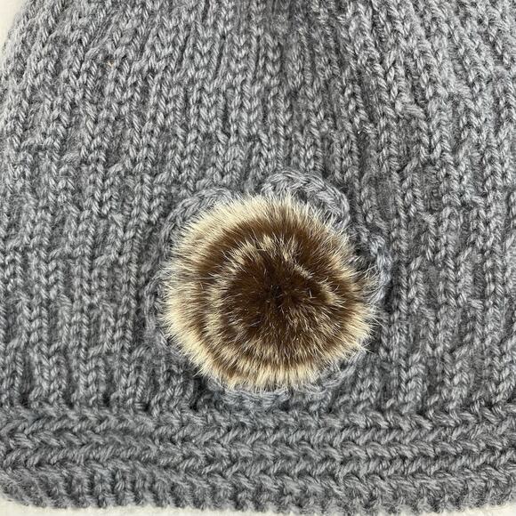 Women’s Knit Beanie Gray Crochet Rose Fur Accent Thick Warm Unbranded Winter Cap - Picture 2 of 5